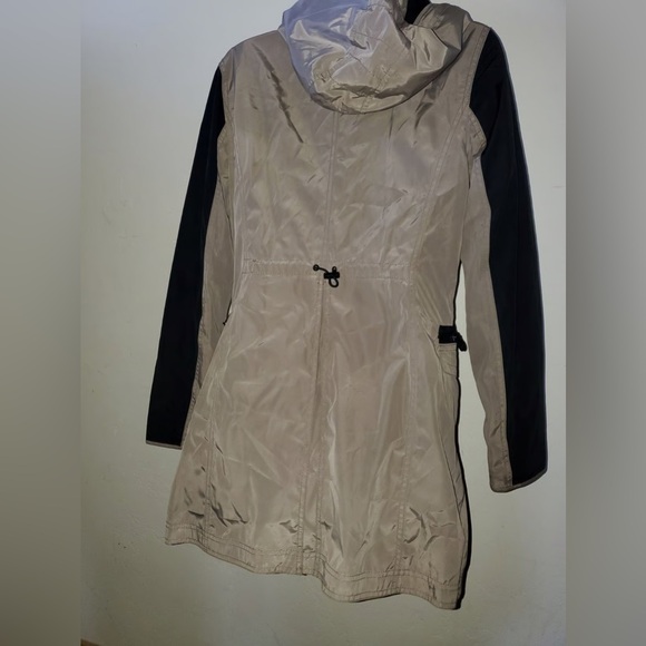 Women’s rain/trench coat - Picture 2 of 7